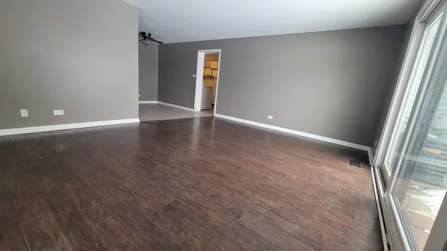 $2,095 | 1304 Yarmouth Court, Unit 1304, Schaumburg, IL 60193