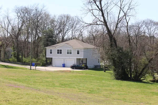 $699,000 | 721 Poplar Street, Columbia, TN 38401