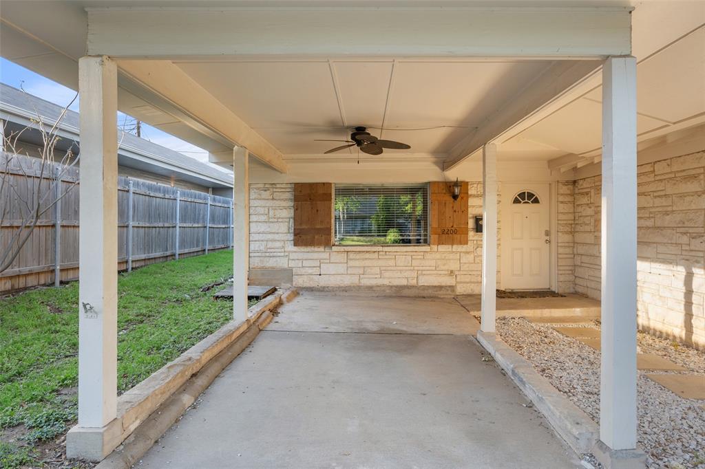 2200 West Rosedale Street South, Unit B Fort Worth, TX 76110 - Photo 4 of 23