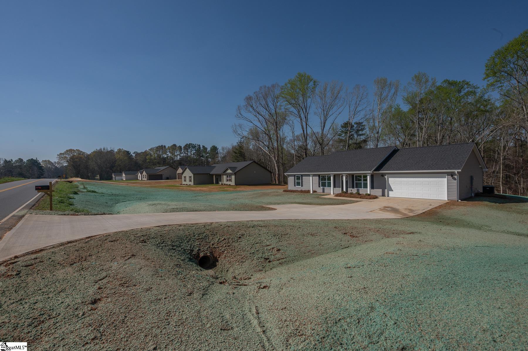 9892 Highway 252 Ware Shoals, SC 29692 - Photo 2 of 33