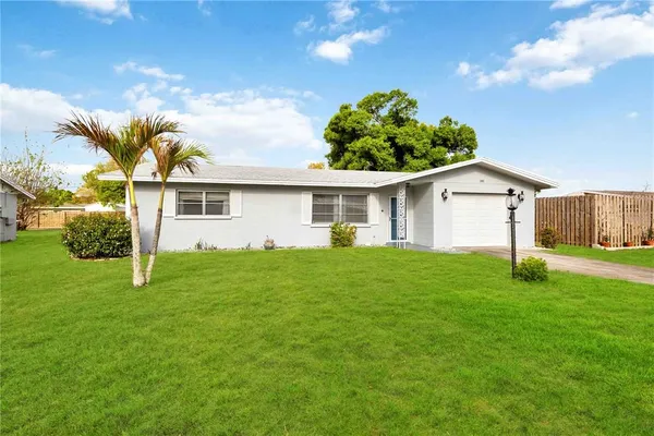 $330,000 | 181 Sandhurst Drive, Venice, FL 34293