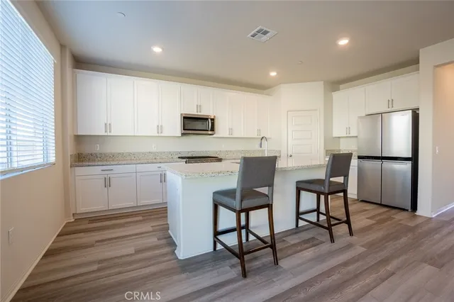 $649,000 | 19536 Hanging Rock Road, Lake Elsinore, CA 92532