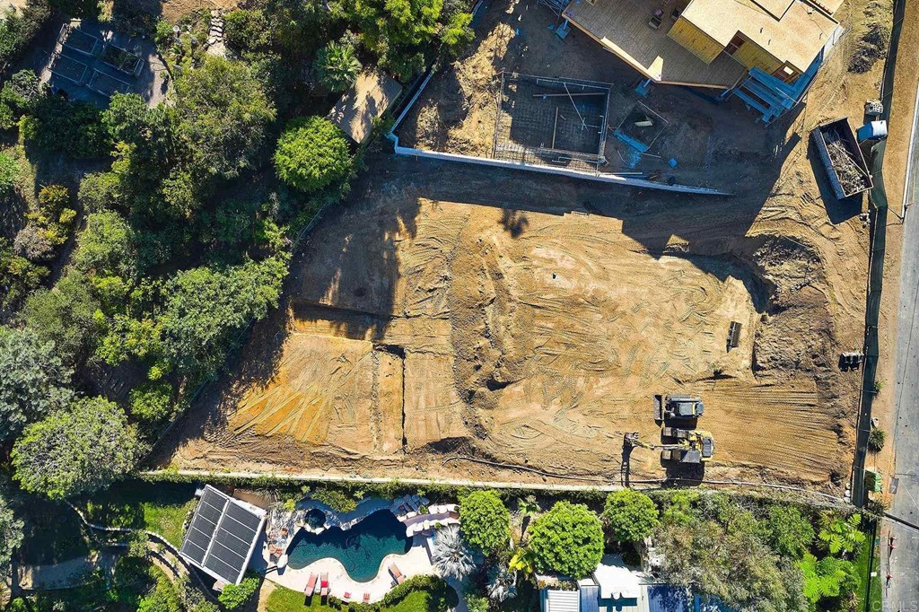 516 Ford Avenue Solana Beach, CA 92075 - Photo 19 of 20 an aerial view of a residential houses with yard