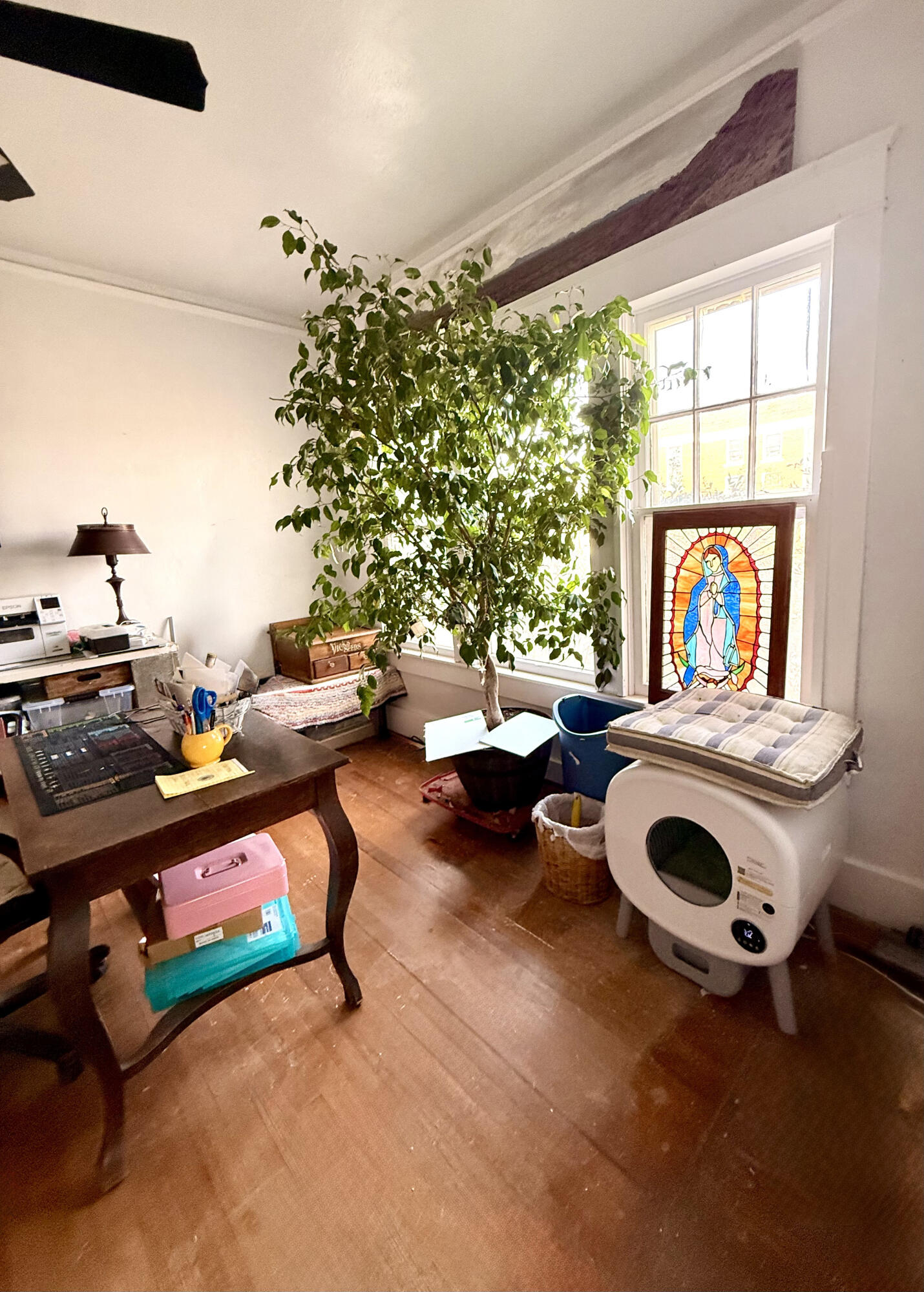 302 West 10th Street Post, TX 79356 - Photo 20 of 30 a living room with furniture and a large window