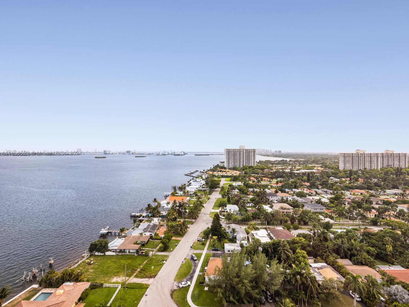 11113 Biscayne Boulevard, Unit PH5 Miami, FL 33181 - Photo 48 of 58 an aerial view of multiple house