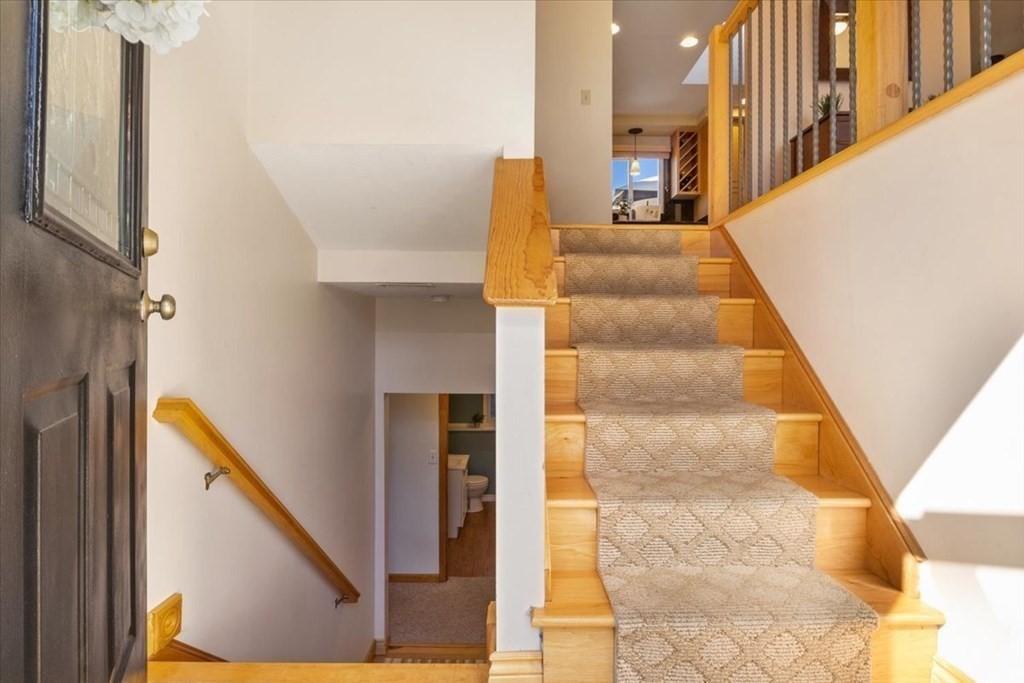 147 Woodpecker Road Stoughton, MA 02072 - Photo 4 of 42 Gallery Image 4