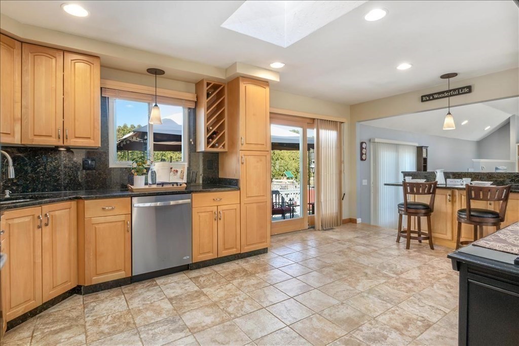 147 Woodpecker Road Stoughton, MA 02072 - Photo 7 of 42 Gallery Image 7