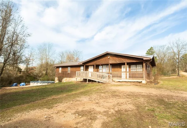 $229,900 | 112 3rd Street, Grandin, MO 63943