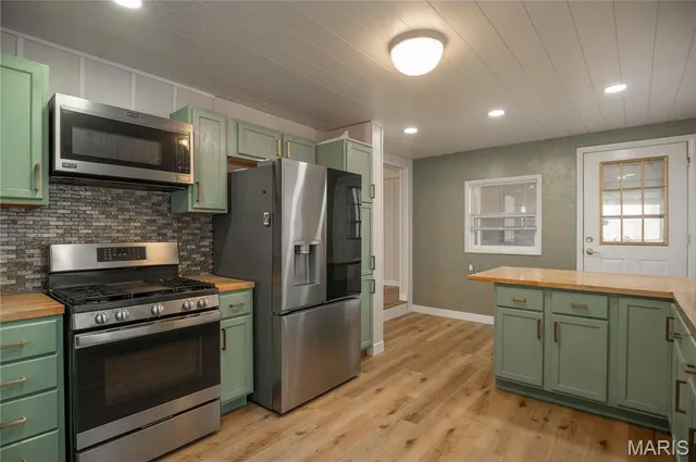 $229,900 | 112 3rd Street, Grandin, MO 63943