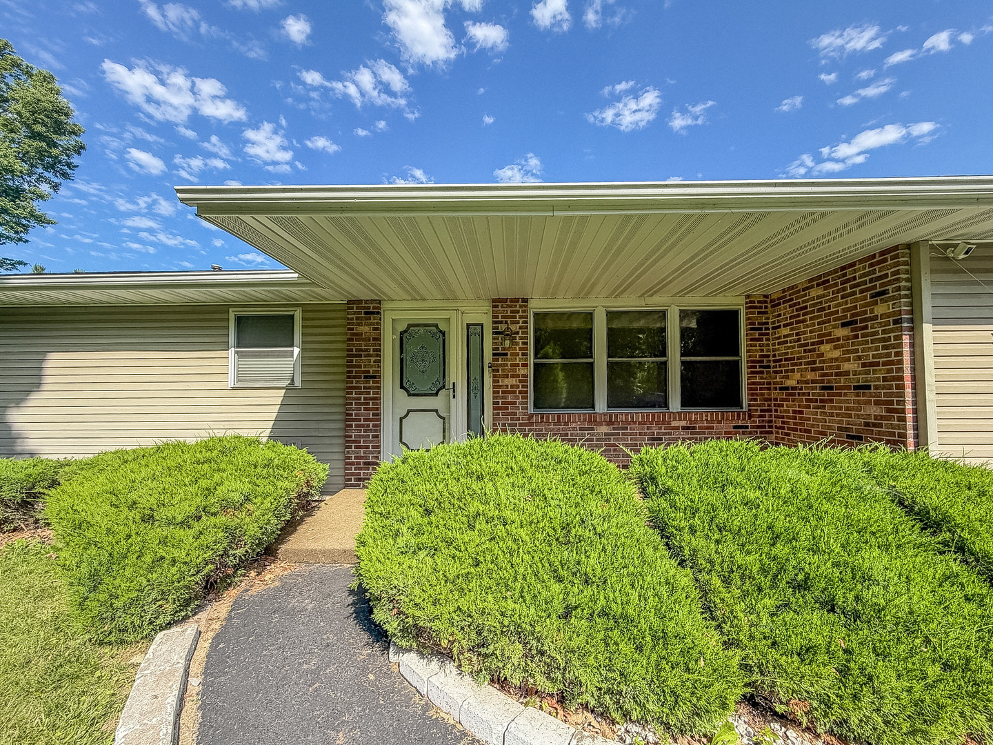 3750 East Lake Shore Drive Decatur, IL 62521 - Photo 3 of 38
