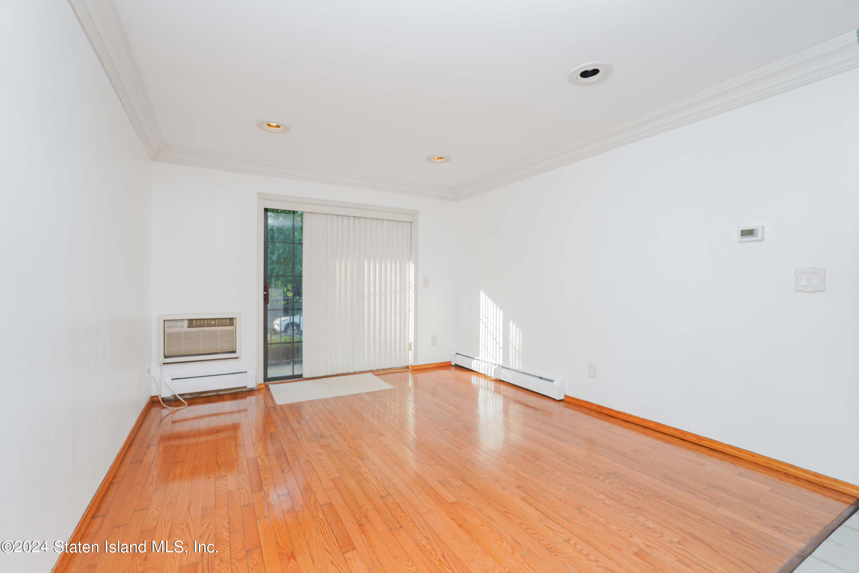130 Devon Loop, Unit 1 Staten Island, NY 10314 - Photo 15 of 23 Photo Sep 18 2024, 5 04 30 AM
