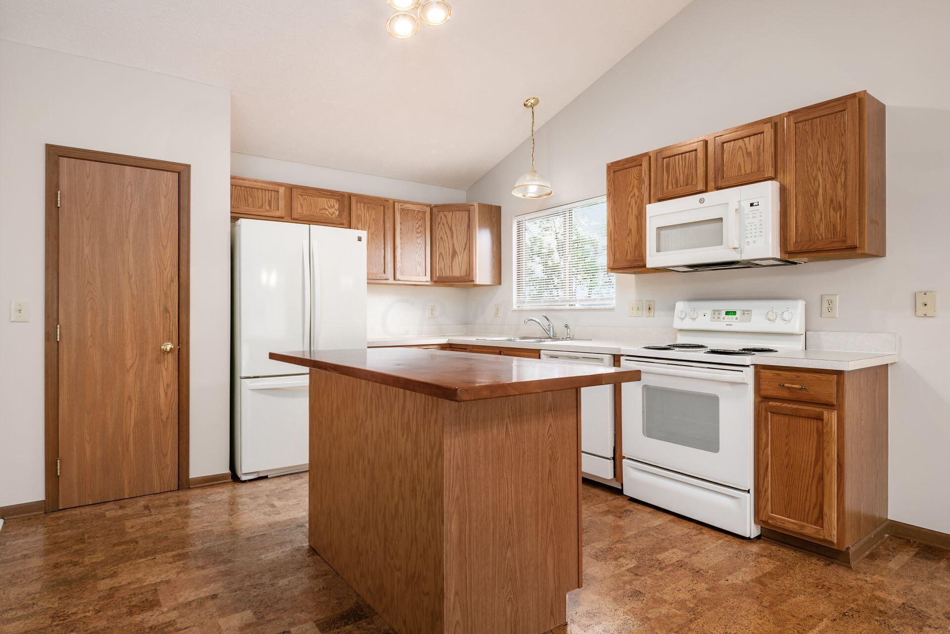 6156 Radekin Road Columbus, OH 43232 - Photo 10 of 41 038_ Rd Columbus OH 43232 USA