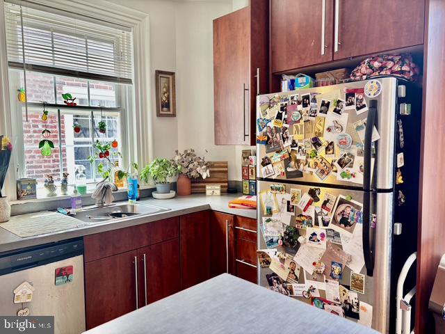 711 Walnut Street, Unit 3R Philadelphia, PA 19106 - Photo 7 of 17