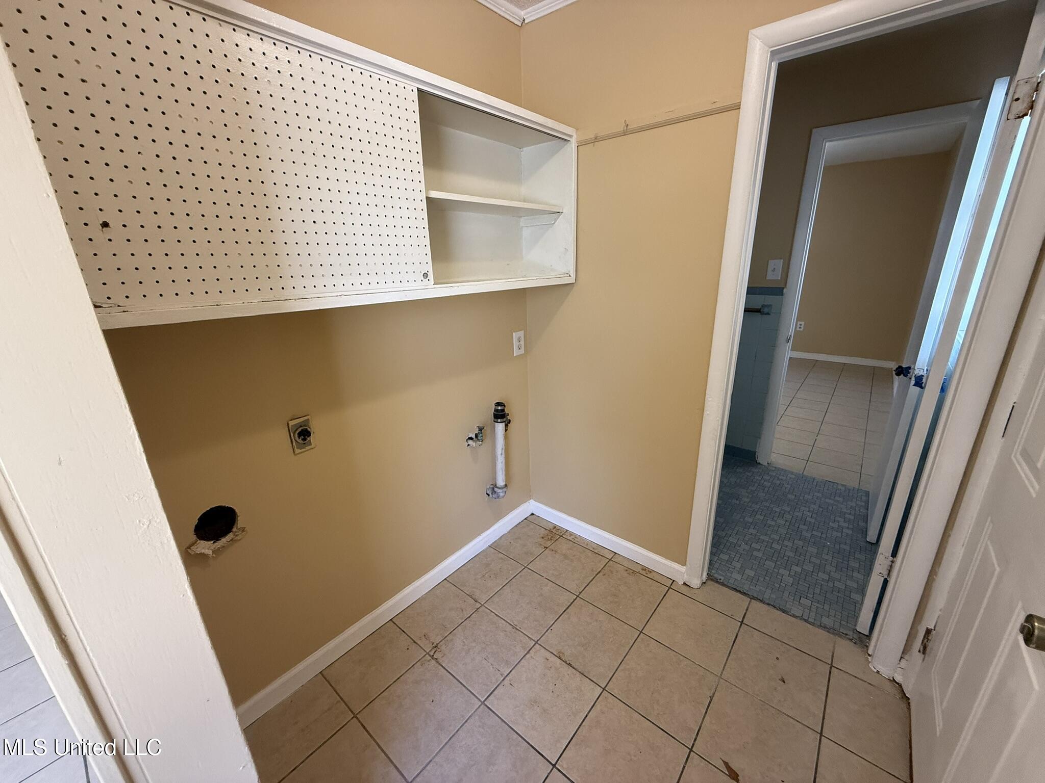 2801 Woodlawn Avenue Moss Point, MS 39563 - Photo 11 of 25 IMG_9374