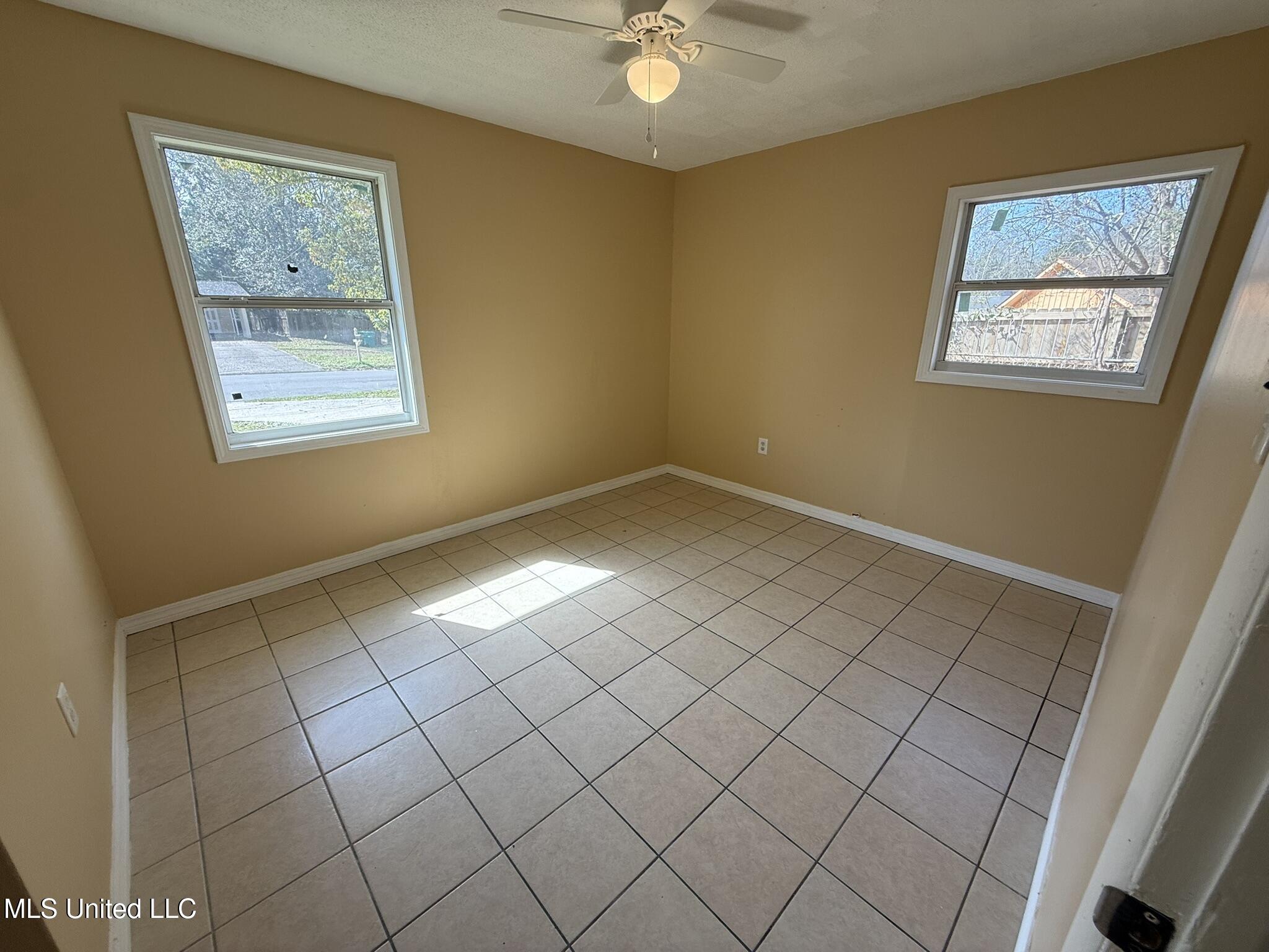2801 Woodlawn Avenue Moss Point, MS 39563 - Photo 15 of 25 IMG_9378