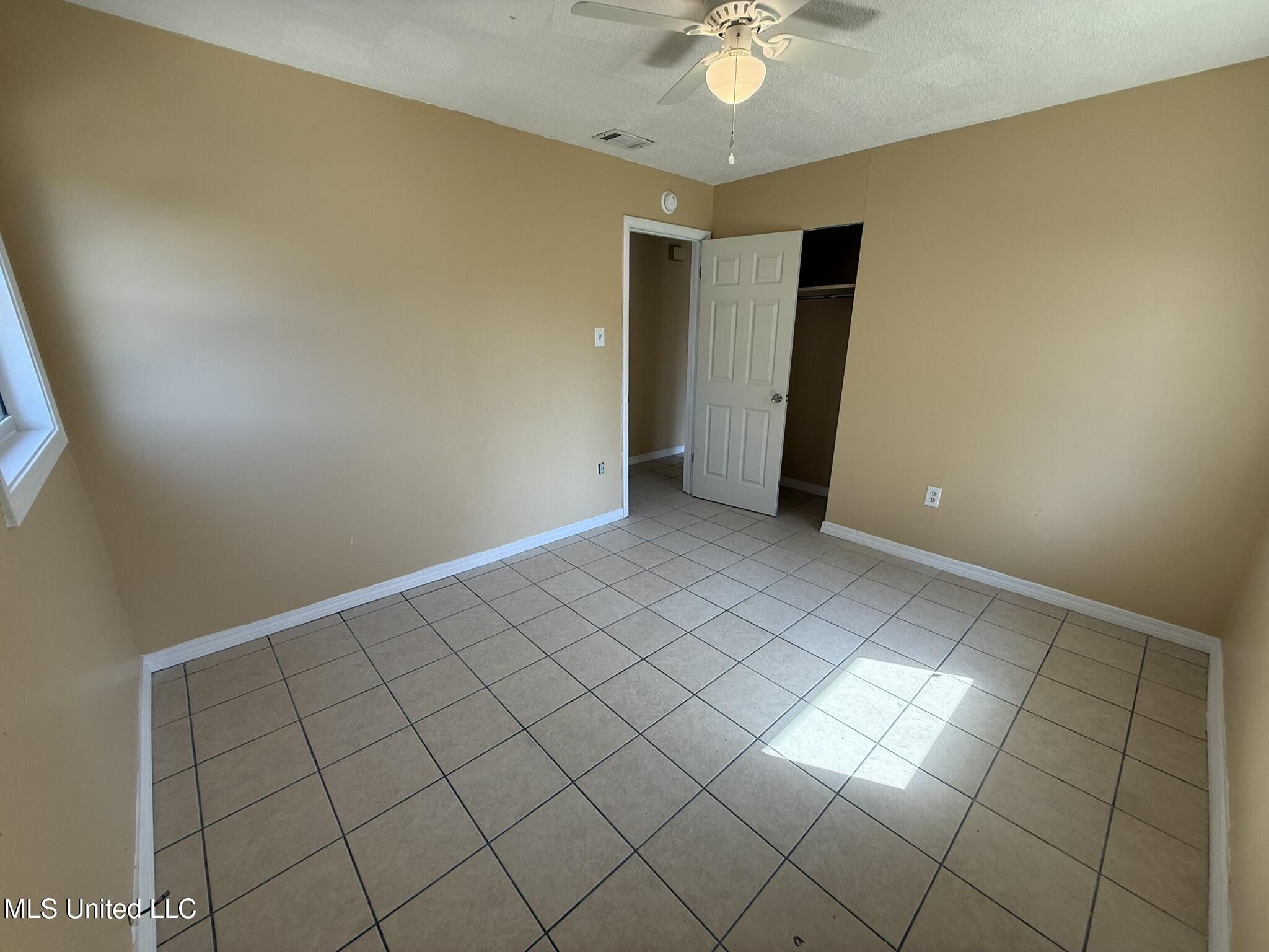 2801 Woodlawn Avenue Moss Point, MS 39563 - Photo 16 of 25 IMG_9379