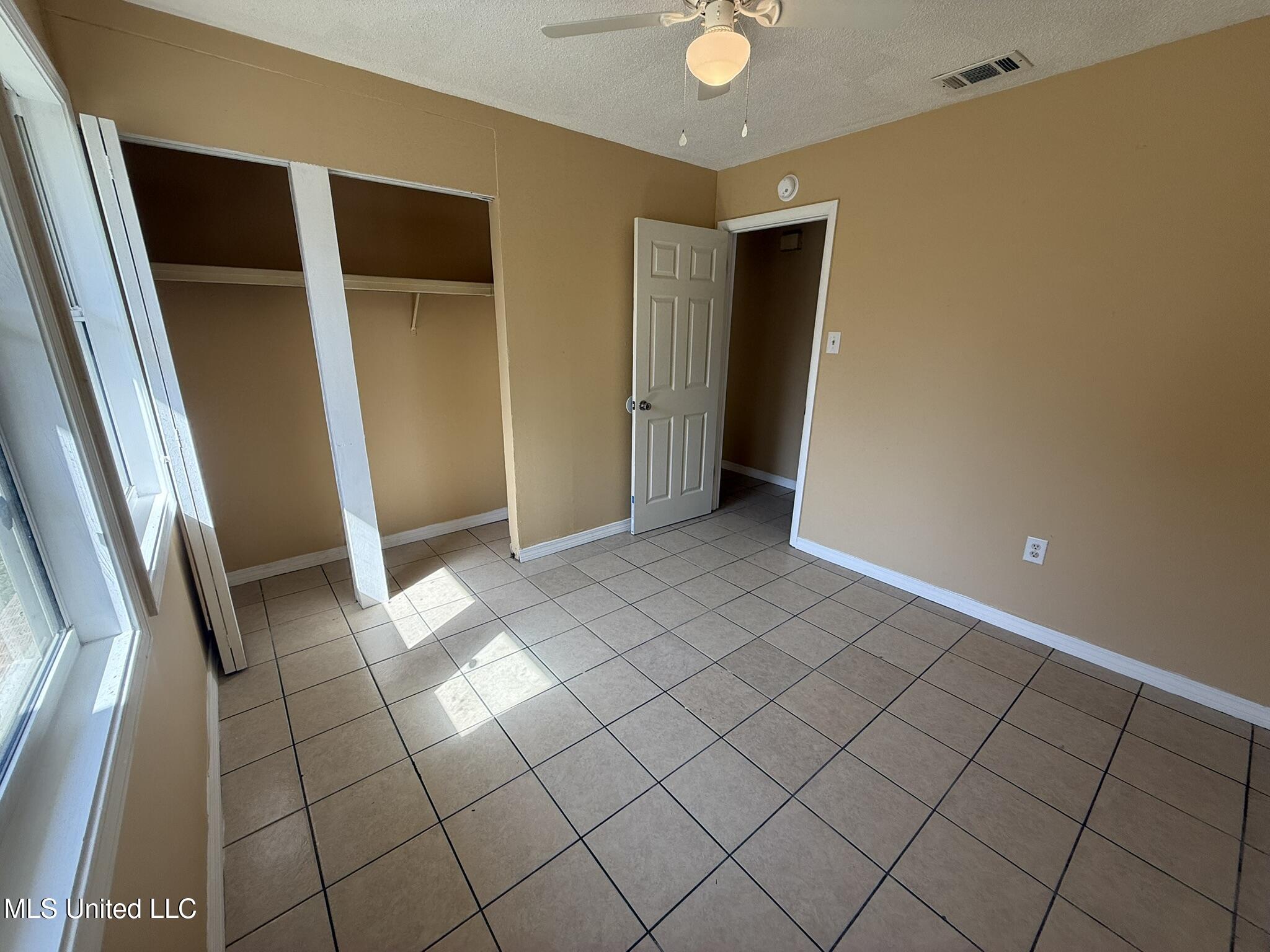 2801 Woodlawn Avenue Moss Point, MS 39563 - Photo 18 of 25 IMG_9381
