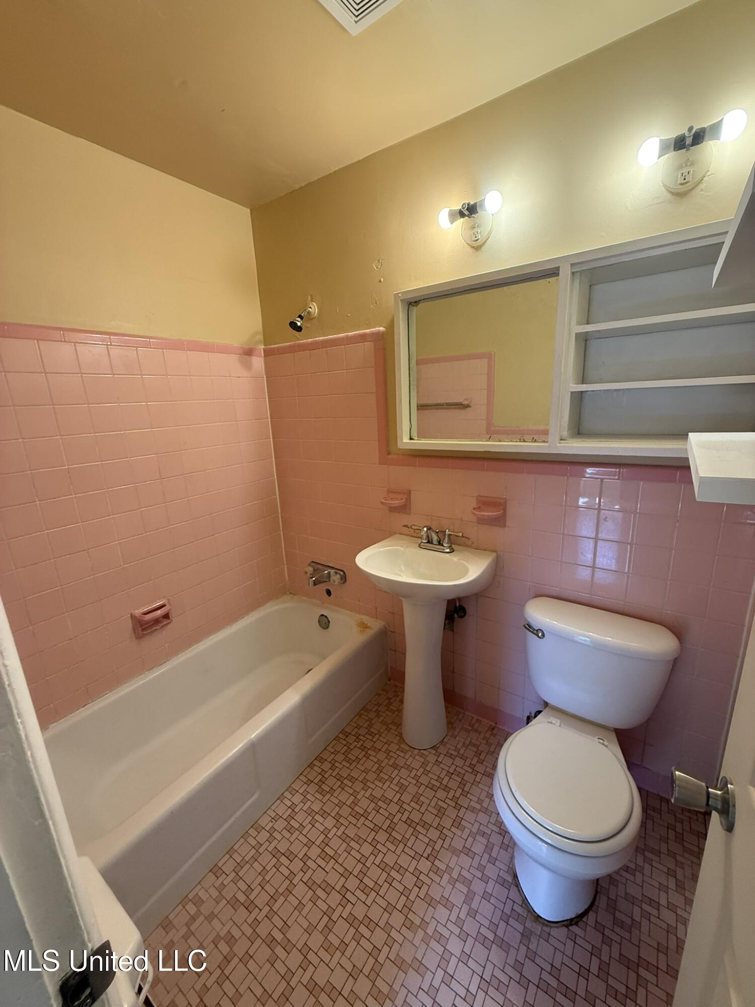 2801 Woodlawn Avenue Moss Point, MS 39563 - Photo 19 of 25 IMG_9382