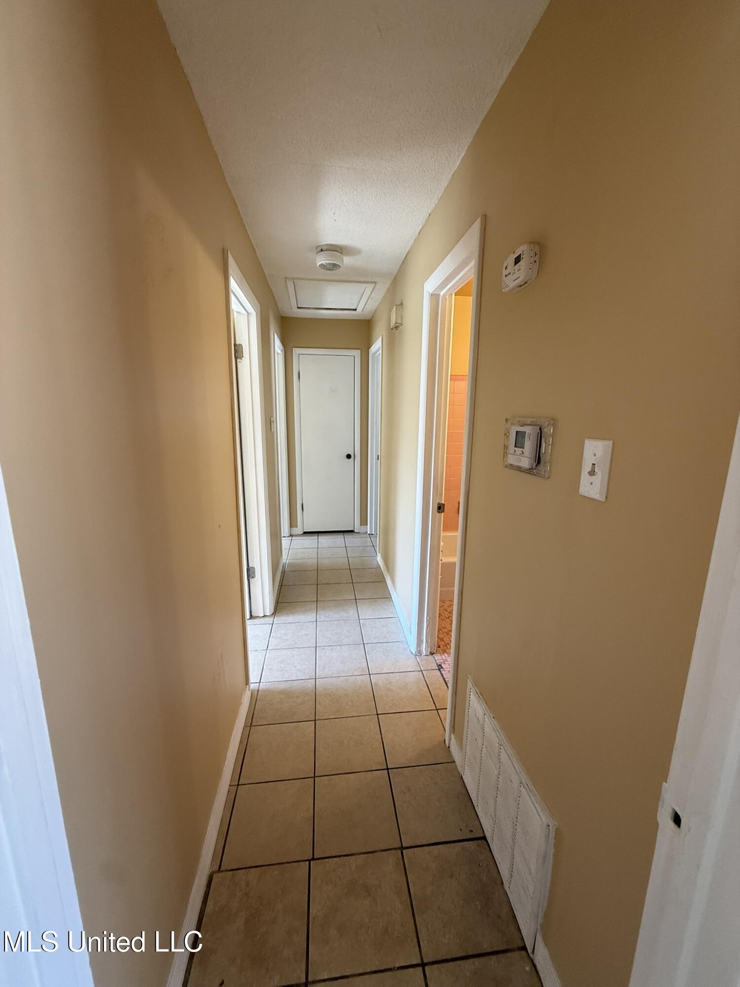 2801 Woodlawn Avenue Moss Point, MS 39563 - Photo 20 of 25 IMG_9383