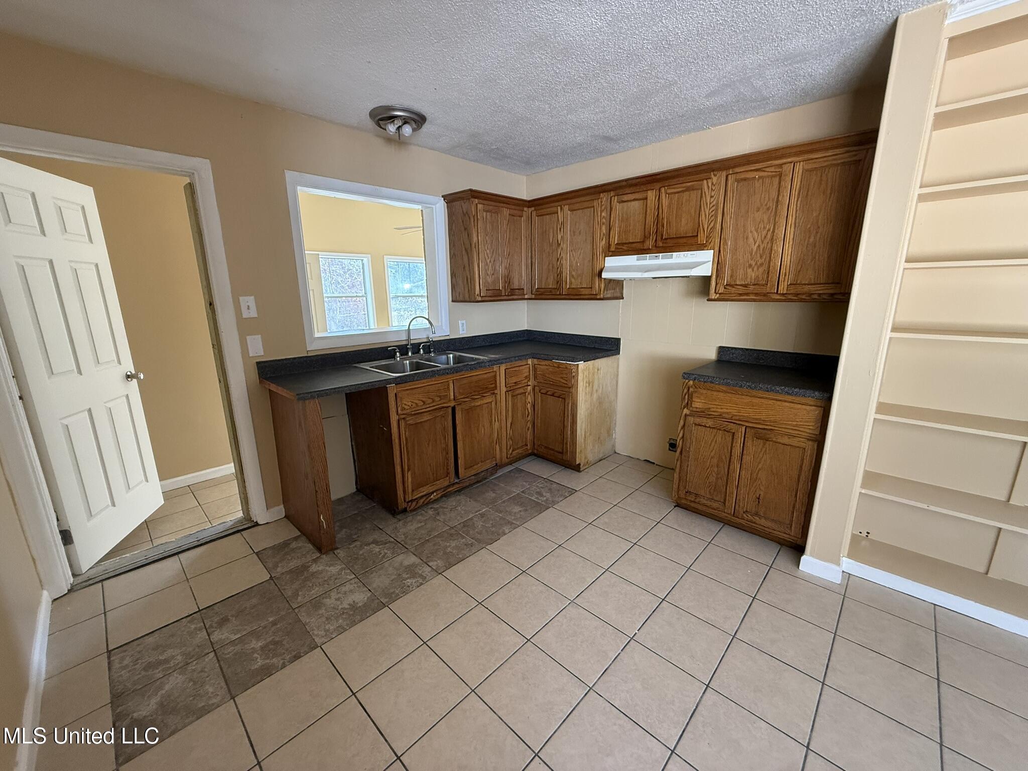 2801 Woodlawn Avenue Moss Point, MS 39563 - Photo 21 of 25 IMG_9384