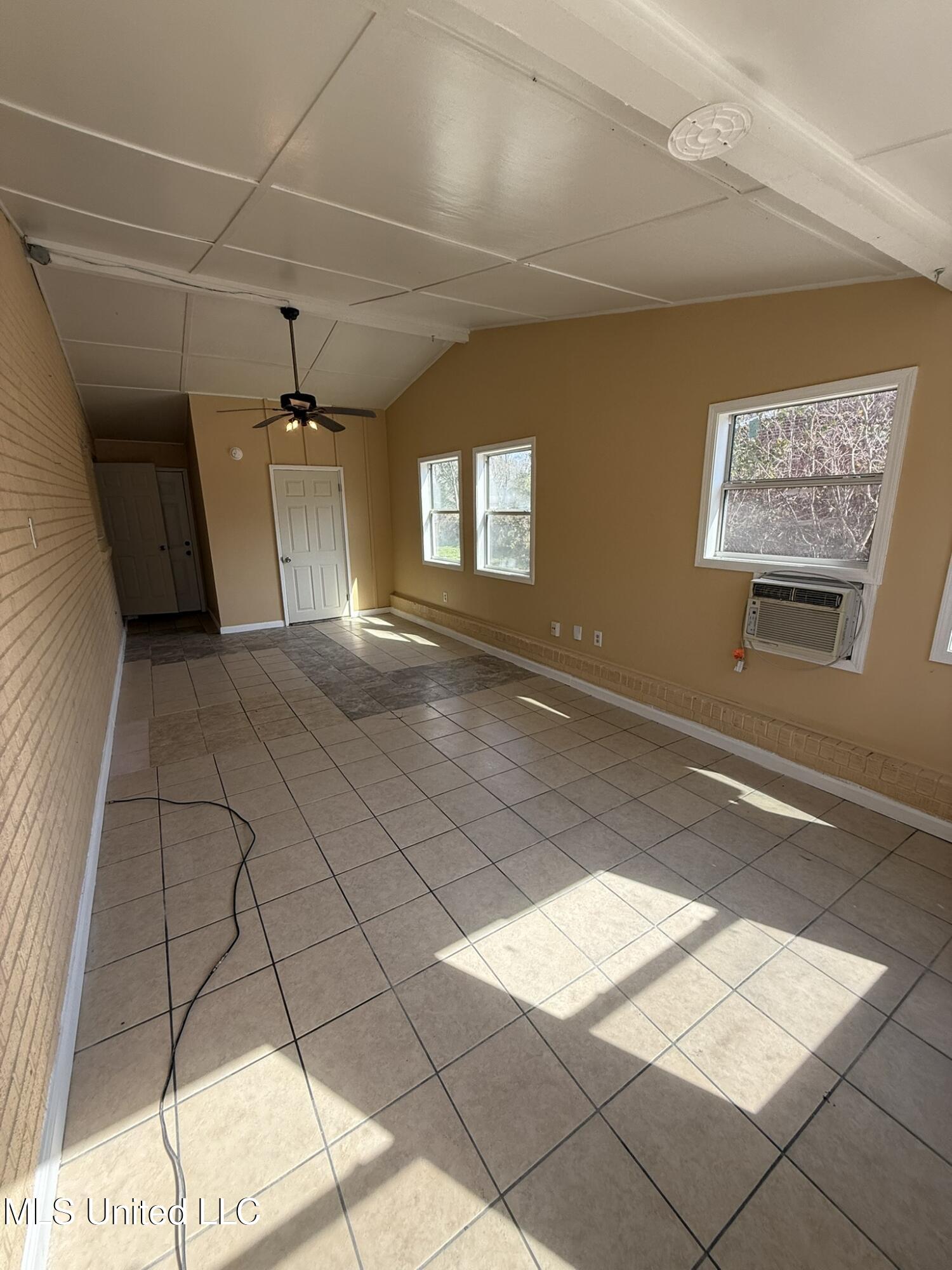 2801 Woodlawn Avenue Moss Point, MS 39563 - Photo 25 of 25 IMG_9388