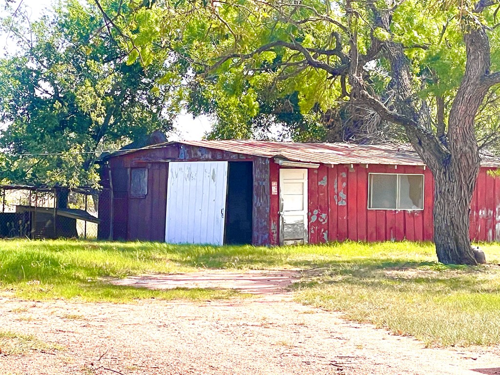 2204 Lange Polk Road Brady, TX 76825 - Photo 8 of 30 a view of swimming pool with a backyard