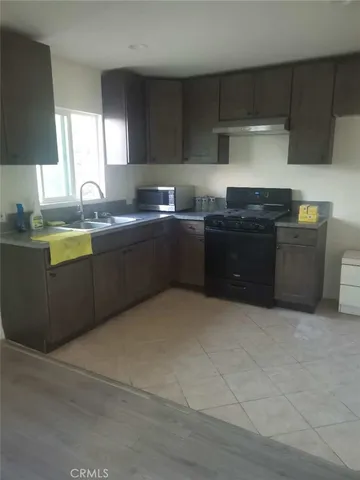 $1,950 | 2617 East 4th Street, Unit 1/2, Los Angeles, CA 90033