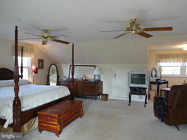 329 Hickory Point Road Pasadena, MD 21122 - Photo 17 of 30 Bedroom #2 w/ Sitting Area and RI for Bath
