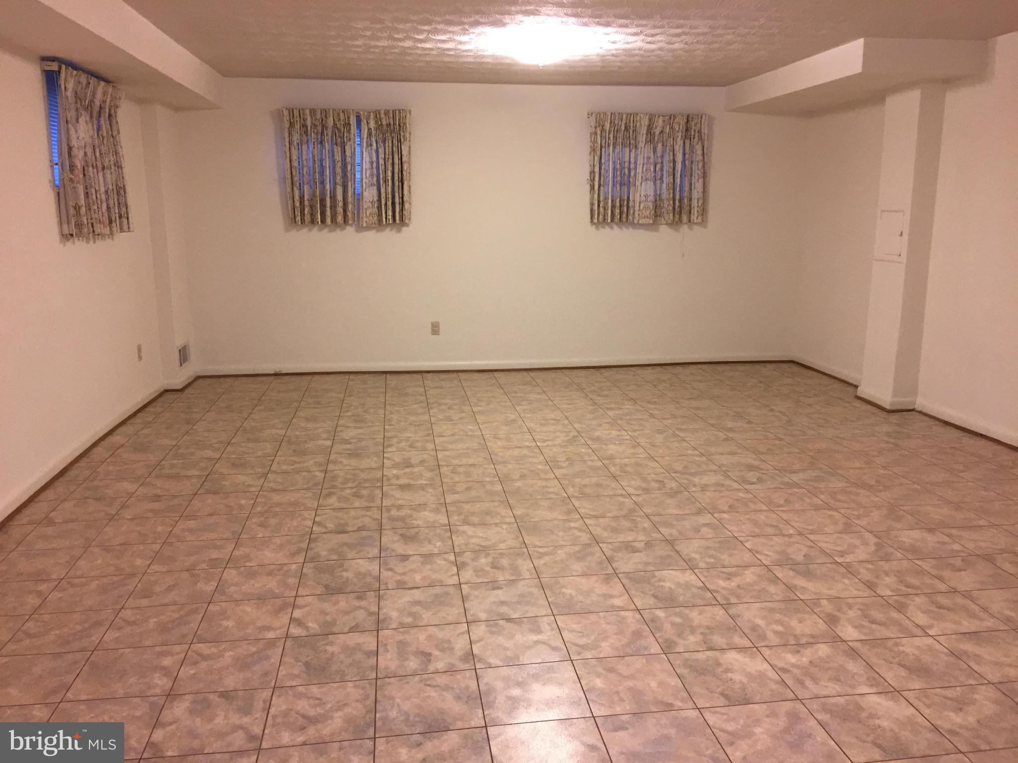 1520 Dilston Road Silver Spring, MD 20903 - Photo 5 of 20 Family Room
