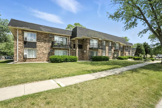 $120,000 | 18205 Hart Drive, Unit 2B, Homewood, IL 60430