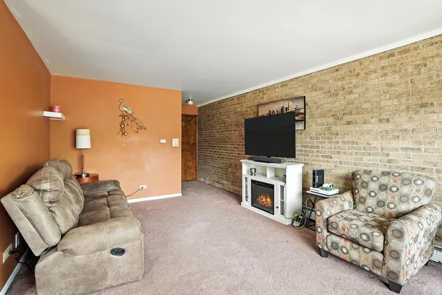 $120,000 | 18205 Hart Drive, Unit 2B, Homewood, IL 60430