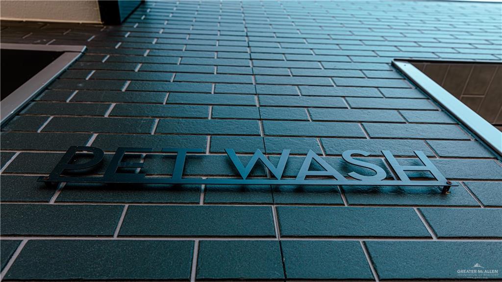 500 South Ware Road McAllen, TX 78501 - Photo 6 of 10 a view of a balcony