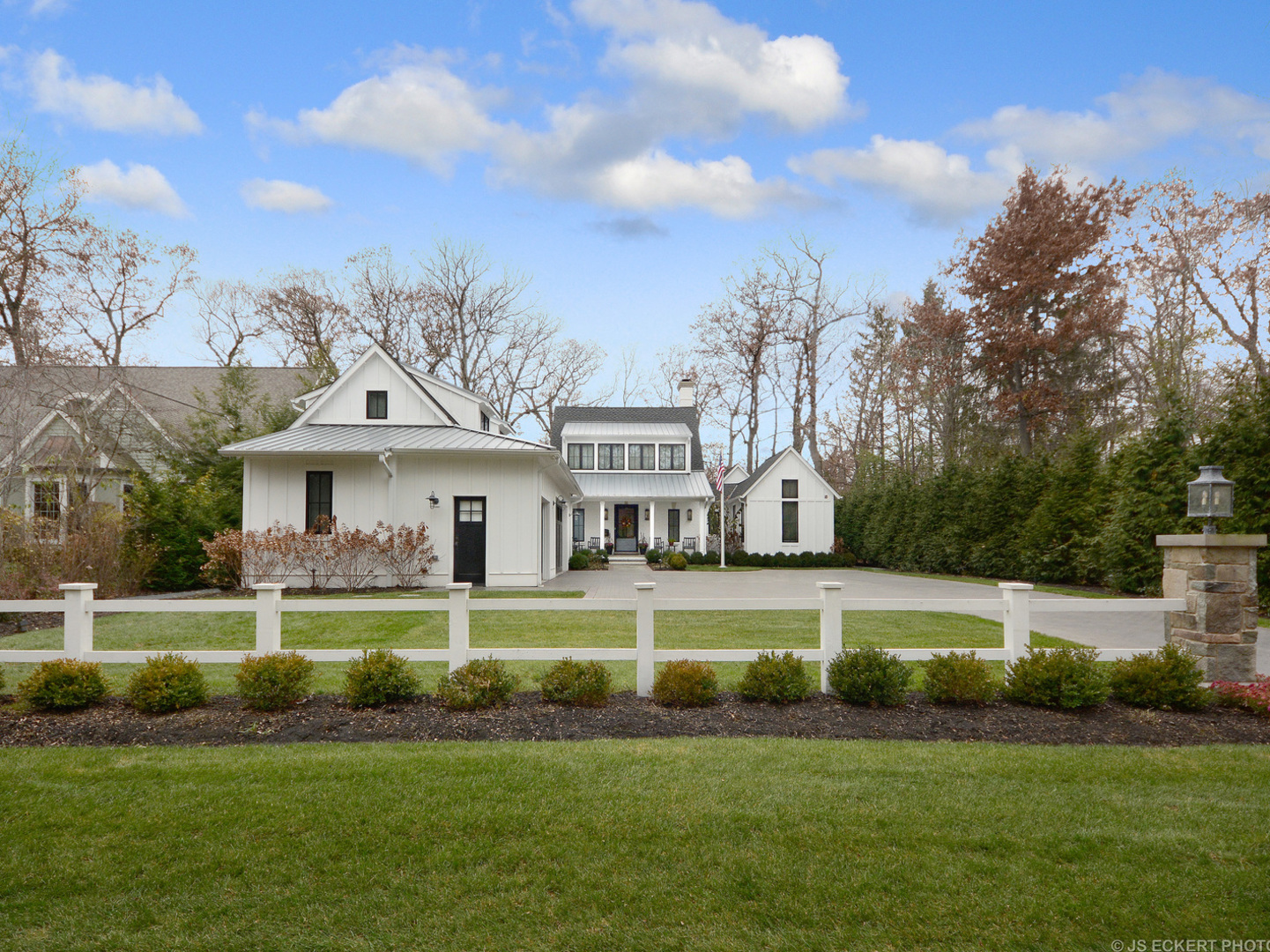 300 Moffett Road Lake Bluff, IL 60044 - Photo 1 of 33