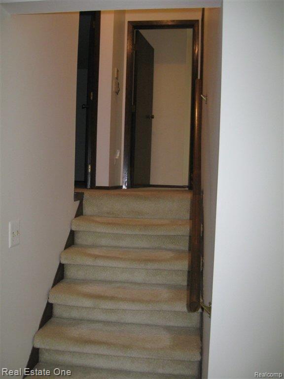 1437 West Avon Road Rochester, MI 48309 - Photo 9 of 19 2nd Floor