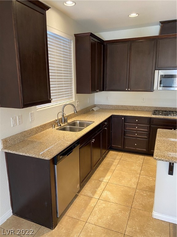 7397 Alamo Ranch Avenue Las Vegas, NV 89179 - Photo 7 of 31