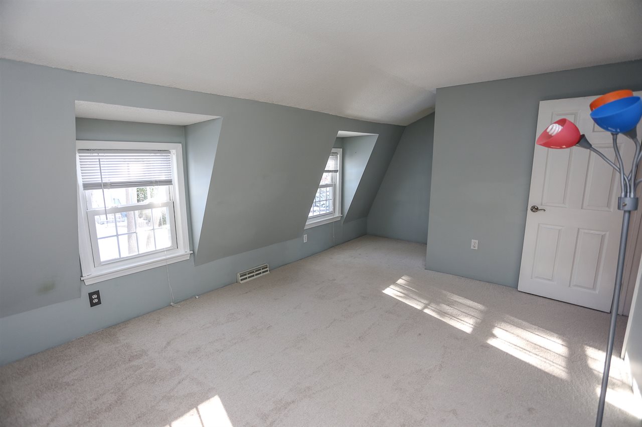 118 Cannongate III Road Nashua, NH 03063 - Photo 9 of 21 Gallery Image 9
