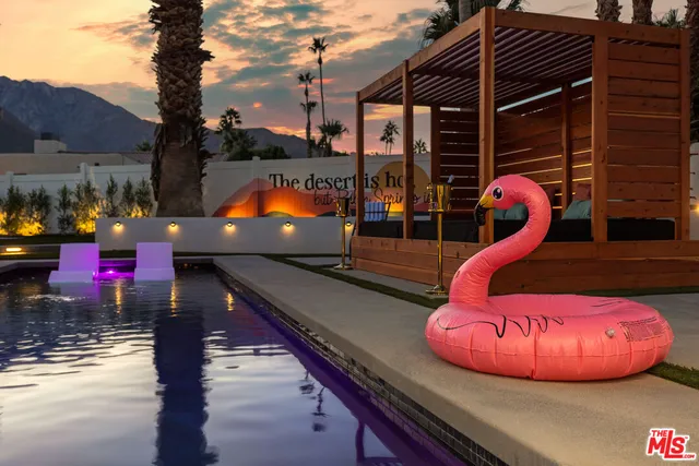 $1,695,000 | 1170 East El Conquistador, Palm Springs, CA 92262