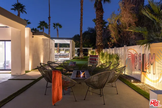 $1,695,000 | 1170 East El Conquistador, Palm Springs, CA 92262