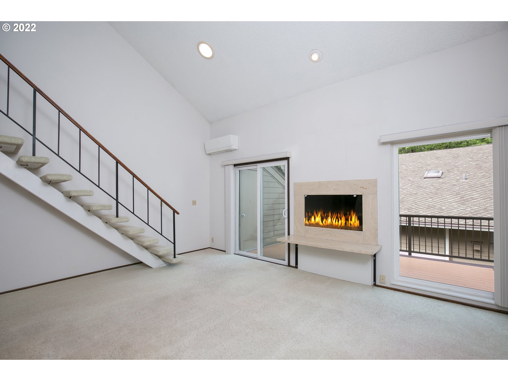 4582 Southwest Comus Place, Unit 7D Portland, OR 97219 - Photo 12 of 31 Gallery Image 12