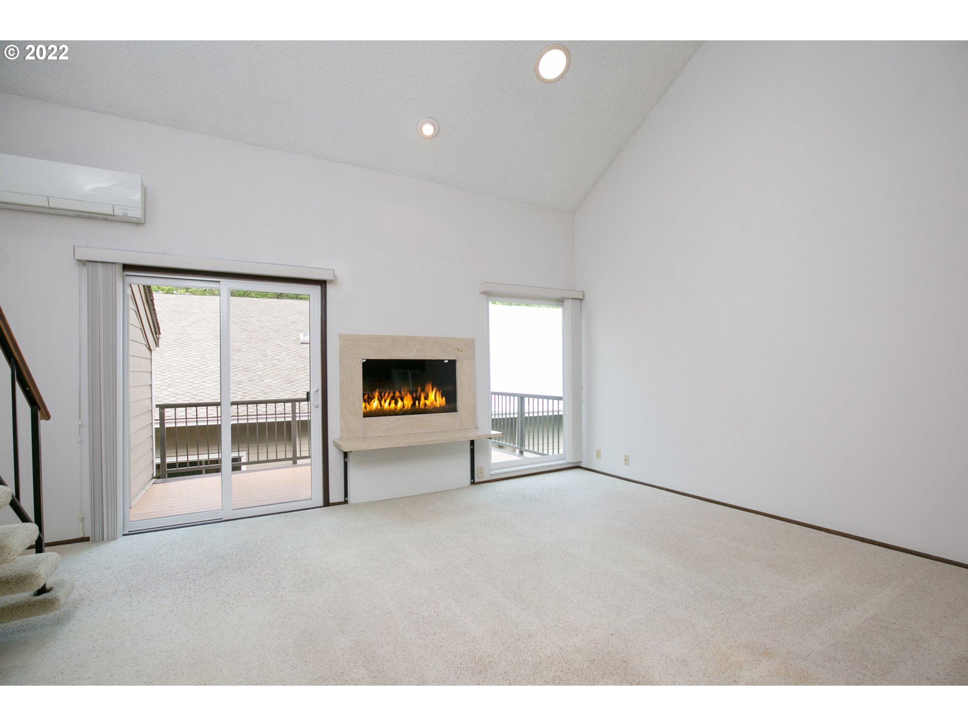 4582 Southwest Comus Place, Unit 7D Portland, OR 97219 - Photo 13 of 31 Gallery Image 13