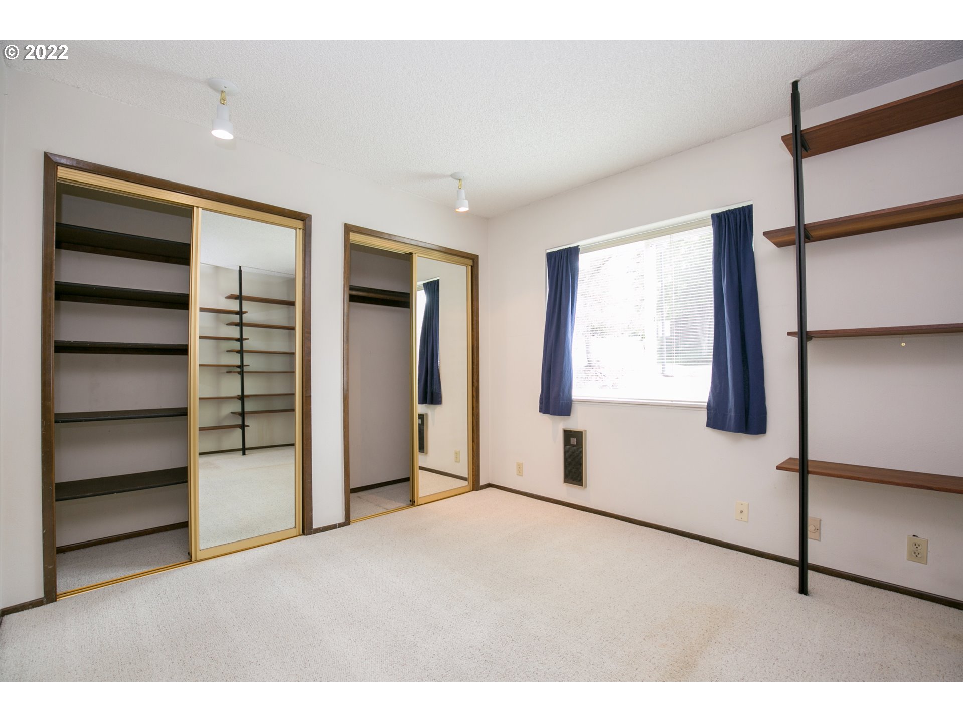 4582 Southwest Comus Place, Unit 7D Portland, OR 97219 - Photo 15 of 31 Gallery Image 15