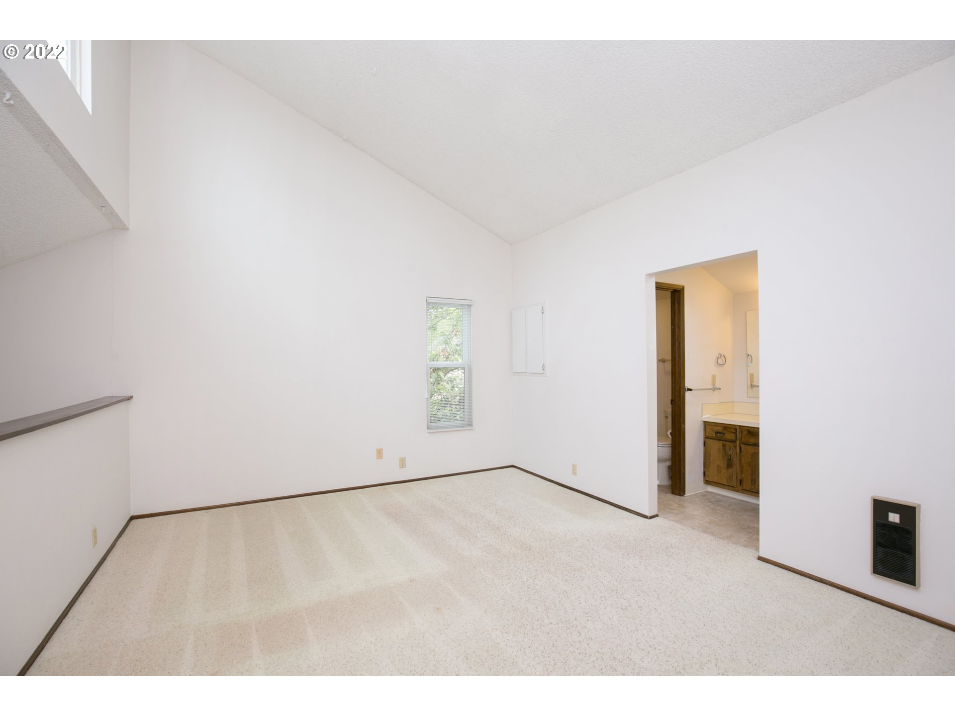 4582 Southwest Comus Place, Unit 7D Portland, OR 97219 - Photo 21 of 31 Gallery Image 21