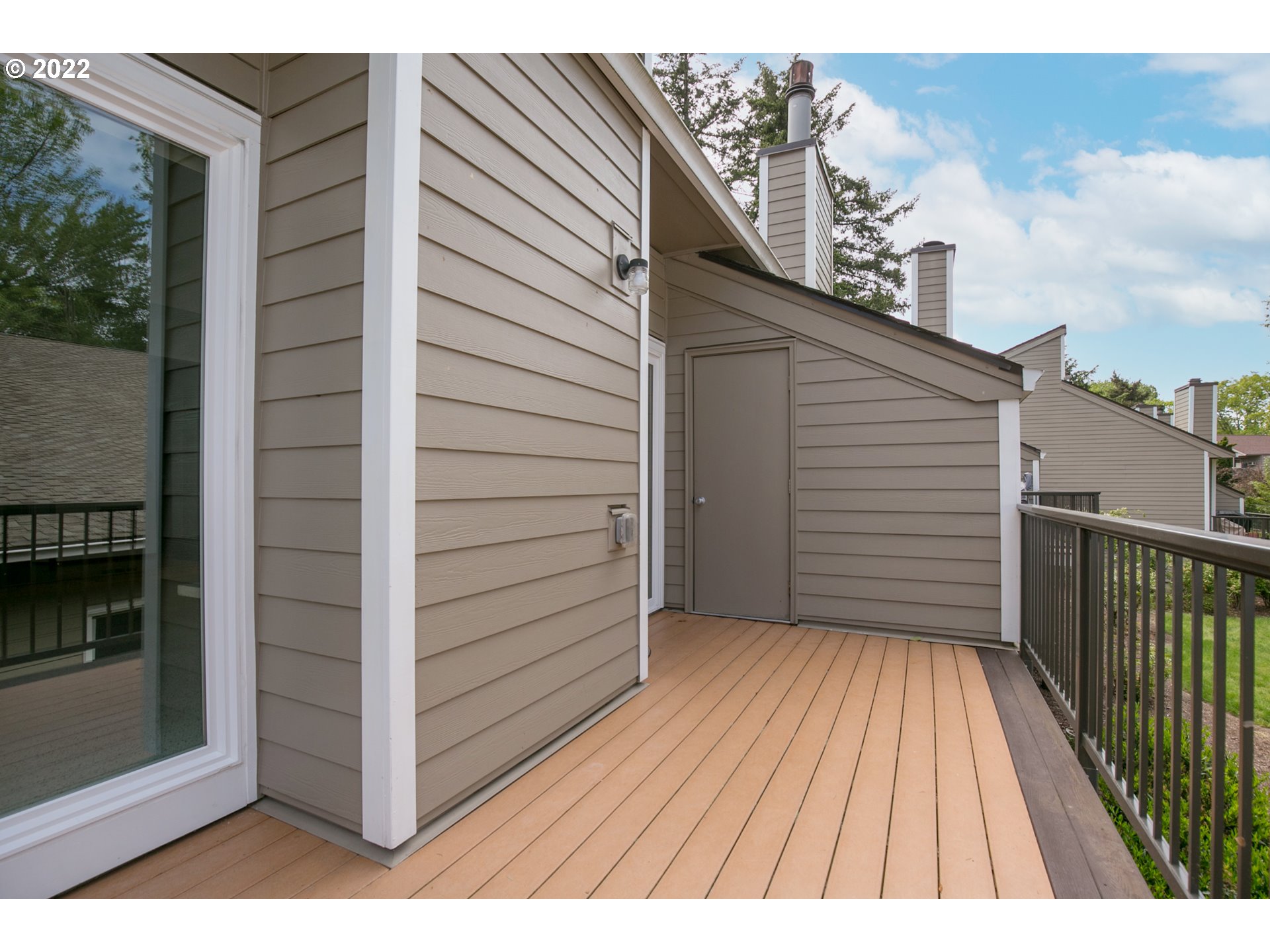 4582 Southwest Comus Place, Unit 7D Portland, OR 97219 - Photo 26 of 31 Gallery Image 26