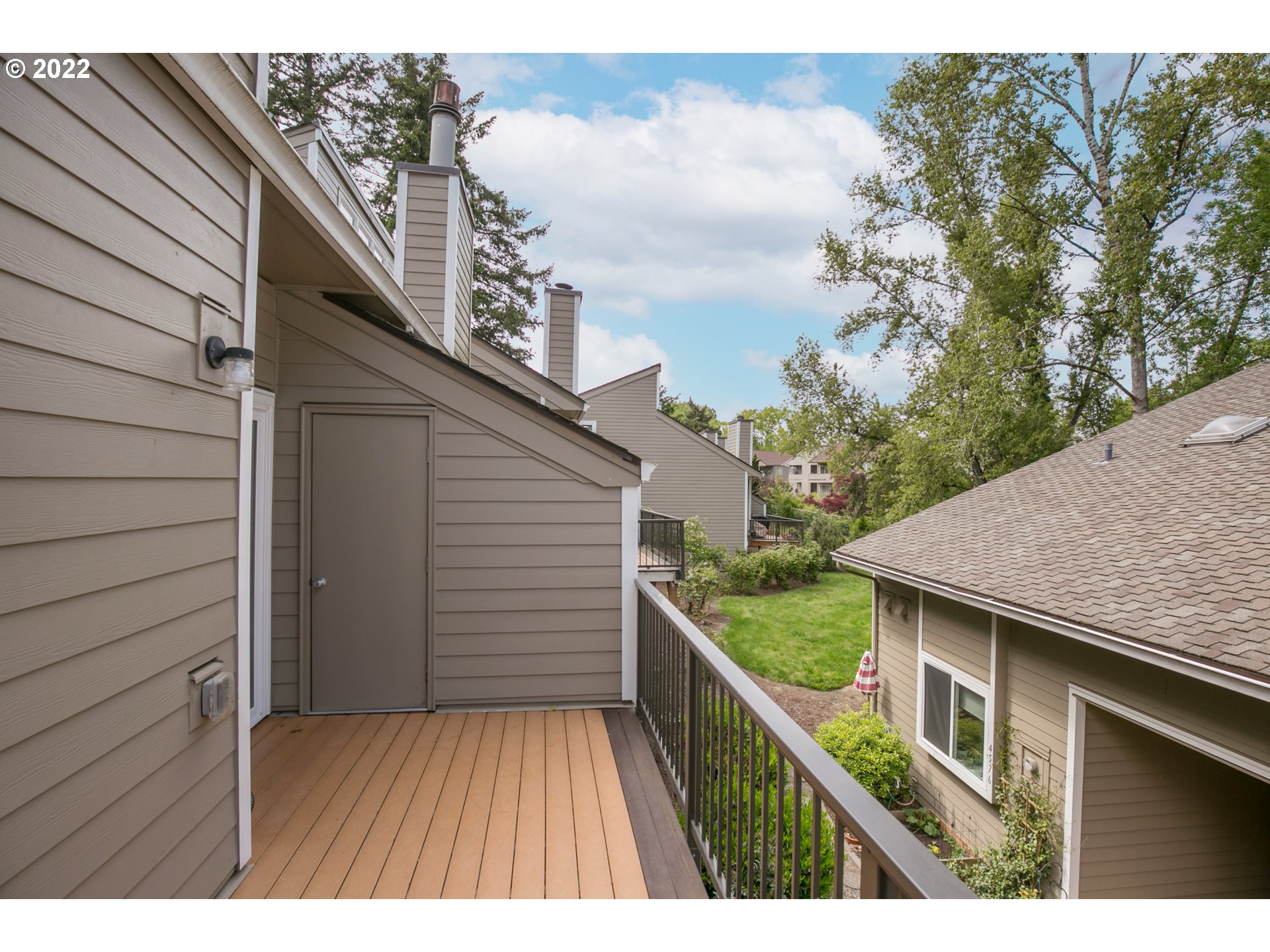 4582 Southwest Comus Place, Unit 7D Portland, OR 97219 - Photo 27 of 31 Gallery Image 27