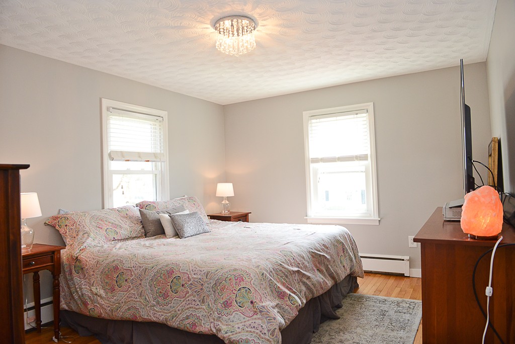 62 Gates Road Shrewsbury, MA 01545 - Photo 4 of 15 Gallery Image 4