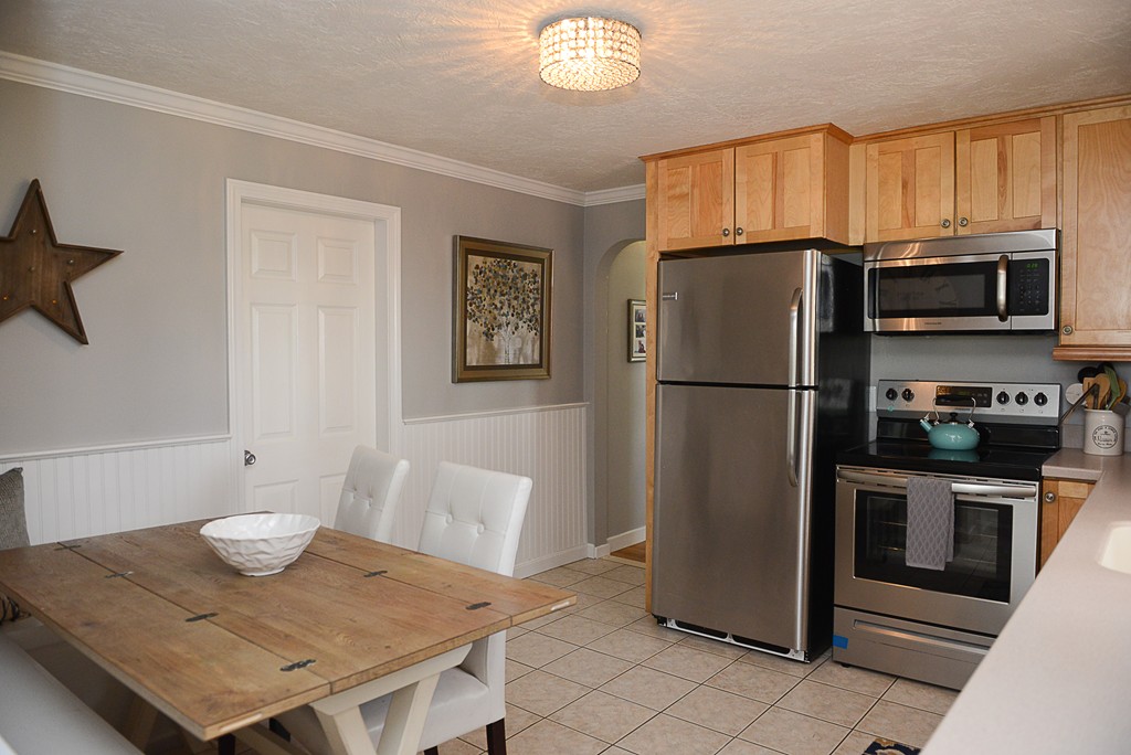 62 Gates Road Shrewsbury, MA 01545 - Photo 8 of 15 Gallery Image 8