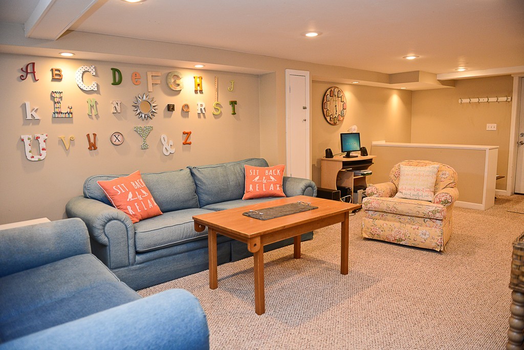 62 Gates Road Shrewsbury, MA 01545 - Photo 10 of 15 Gallery Image 10