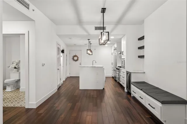 $449,000 | 1208 East Kennedy Boulevard, Unit 618, Tampa, FL 33602