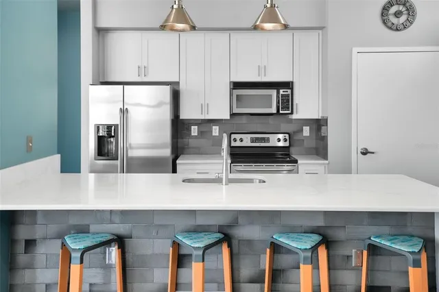 $449,000 | 1208 East Kennedy Boulevard, Unit 618, Tampa, FL 33602