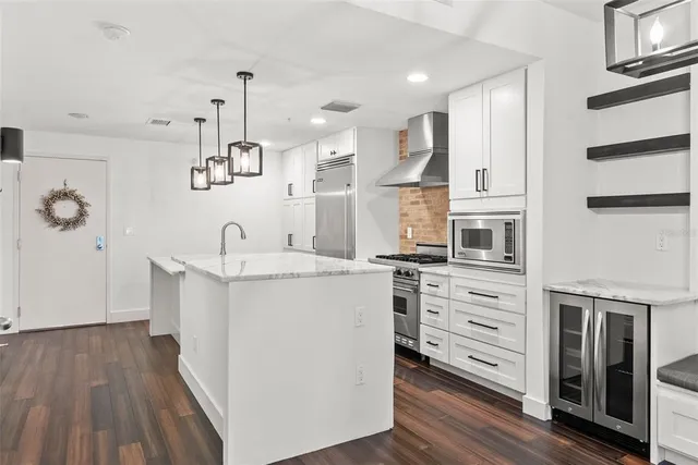 $449,000 | 1208 East Kennedy Boulevard, Unit 618, Tampa, FL 33602